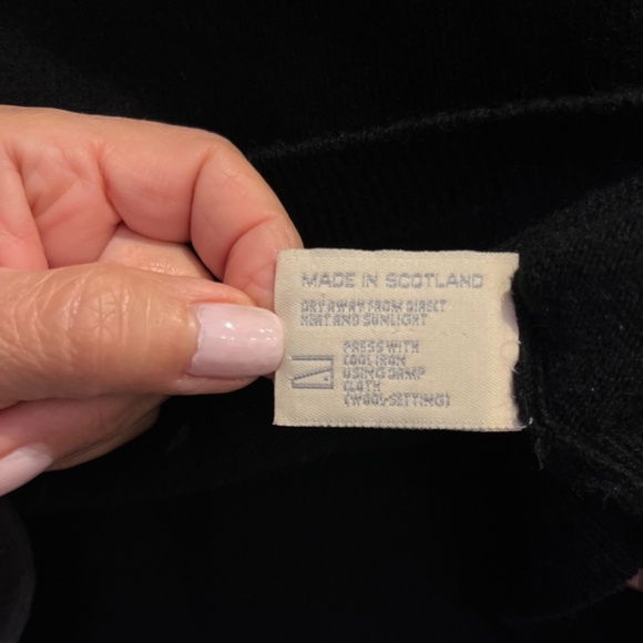 Cashmere Studio 100% cashmere Cardigan Sweater Sz 1 (XS) with shell- Black - Picture 6 of 9